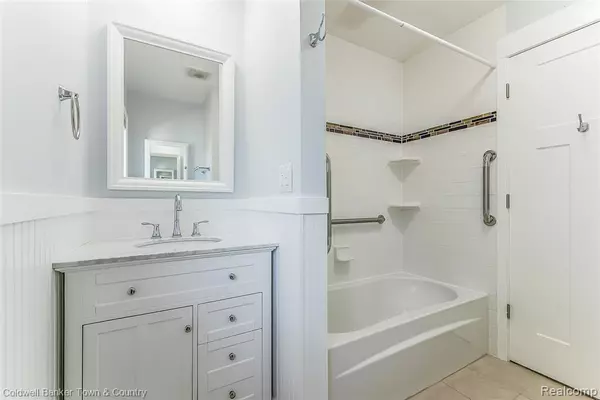 Livonia, MI 48150,38876 Northfield Avenue