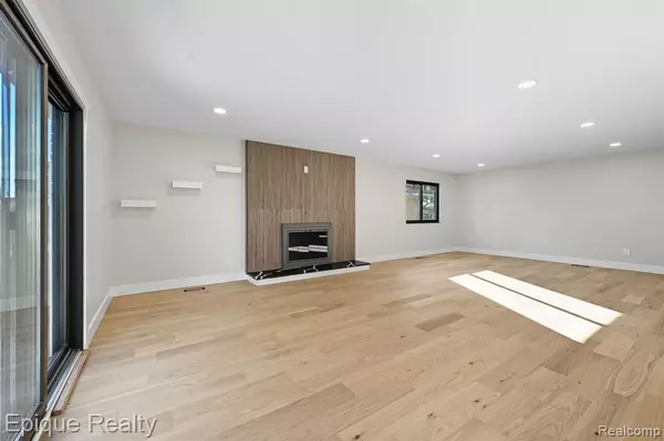 Clinton Twp, MI 48038,15775 Nader Court