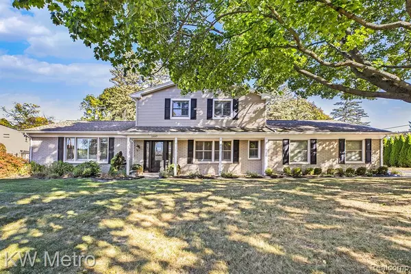 5897 Sutters Lane, Bloomfield Hills, MI 48301