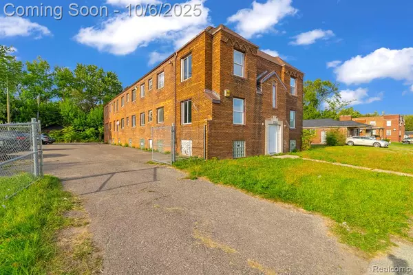 Detroit, MI 48213,12785 Chelsea Street