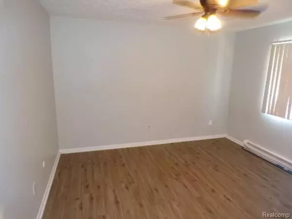 Fowlerville, MI 48836,125 E VAN RIPER Road