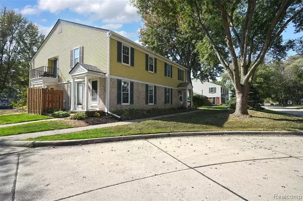 24720 Meadow Creek Drive, Harrison Township, MI
