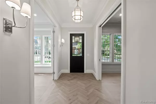 Birmingham, MI 48009,329 Linden Road