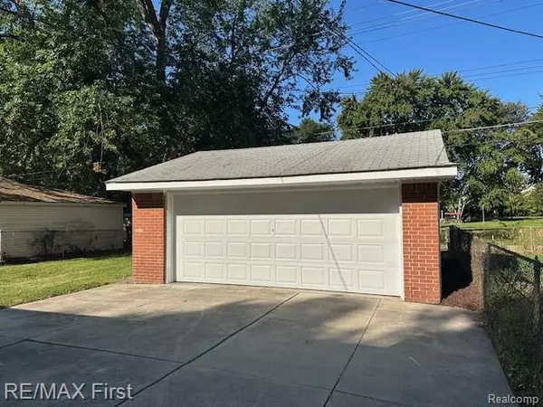 Redford, MI 48239,12023 Columbia