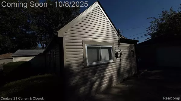 Dearborn Heights, MI 48127,8244 Lenore Street