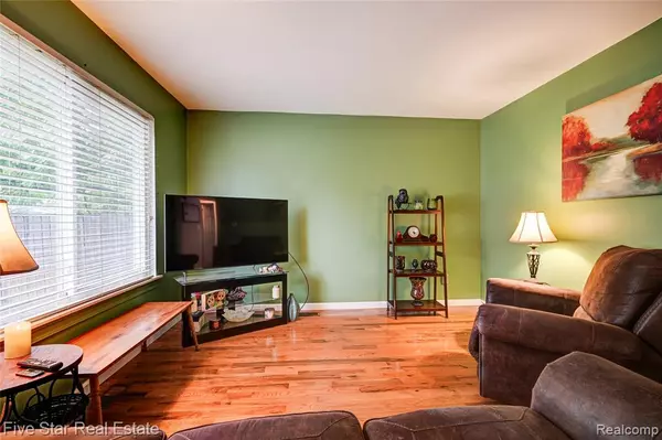 Westland, MI 48186,38290 Avondale Street