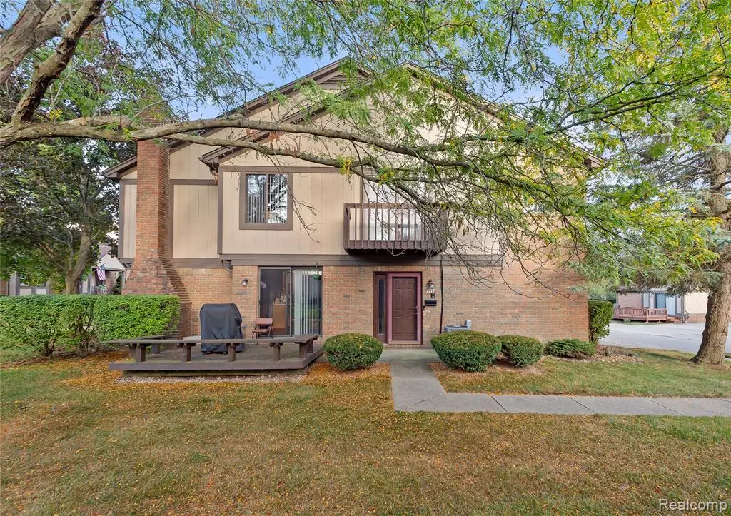 Rochester Hills, MI 48307,214 Meadow Lane Circle