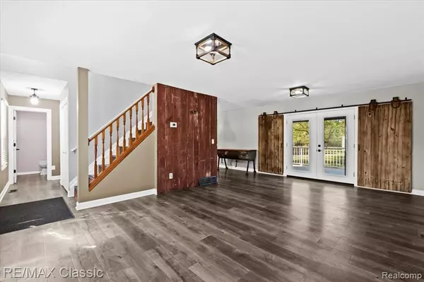 Holly, MI 48442,10979 Milford Road