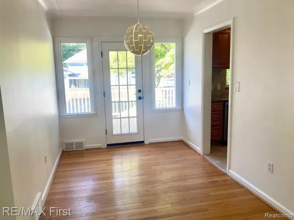 Royal Oak, MI 48067,421 E Farnum Avenue