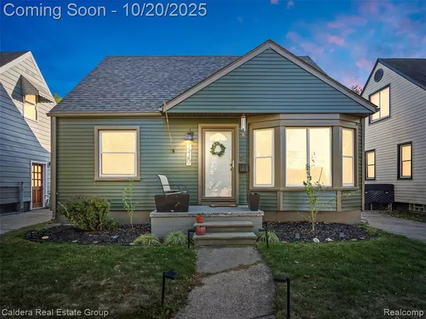 2440 Woodward Heights, Fenton, MI 48220