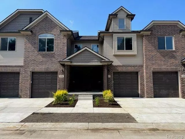 4156 SECLUDED PINES DR, Sterling Heights, MI 48314