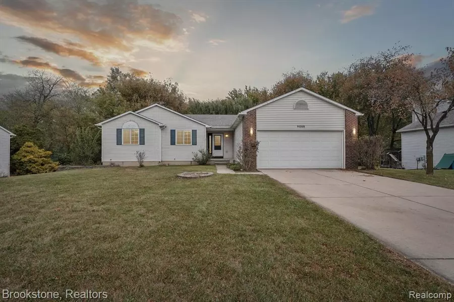 9088 Posey Drive, Whitmore Lake, MI 48189