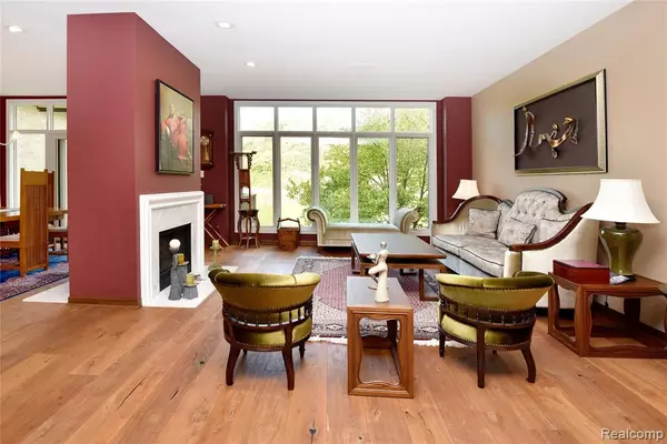 Bloomfield Hills, MI 48304,457 Cambridge Way