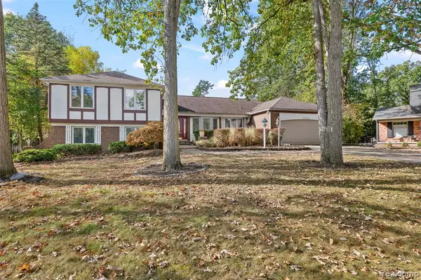 Livonia, MI 48152,35330 Lancashire Court