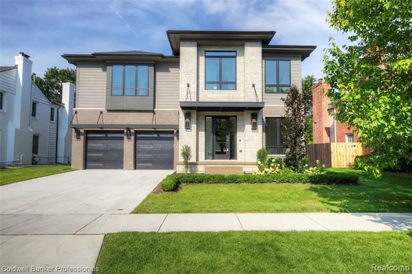 394 S Glenhurst, Birmingham, MI 48009