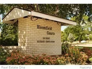 Bloomfield Hills, MI 48304,100 W HICKORY GROVE Road