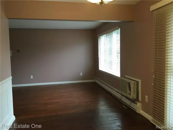 Bloomfield Hills, MI 48304,100 W HICKORY GROVE Road