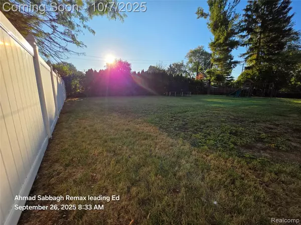 Dearborn Heights, MI 48125,381 S Beech Daly Street