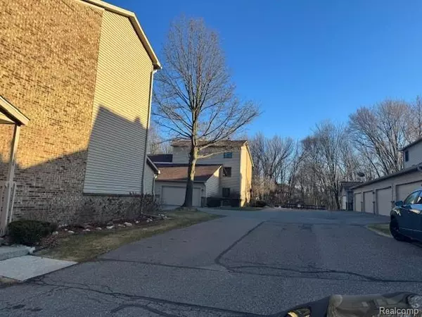 West Bloomfield, MI,7863 Woodingham