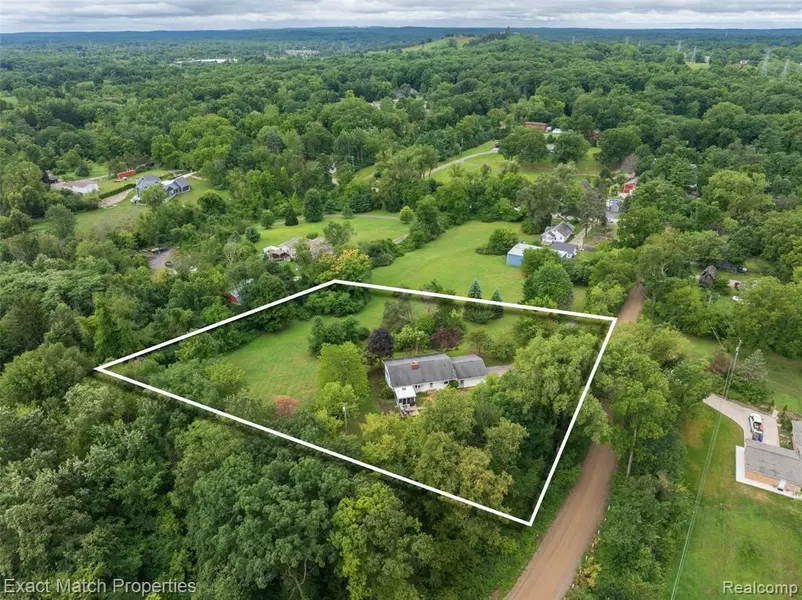 7600 Haley Road, White Lake, MI 48383