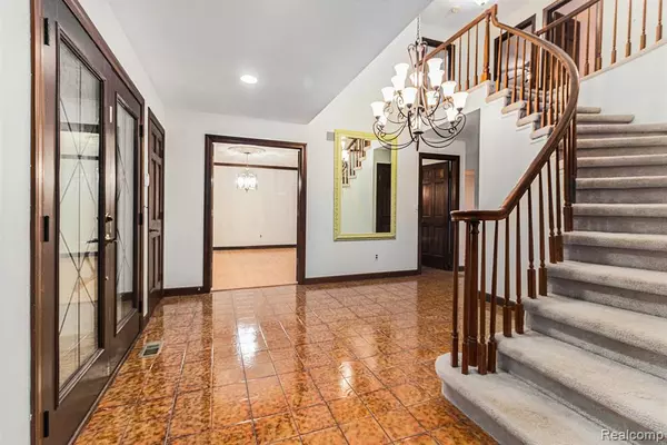 Bloomfield Hills, MI 48304,790 Hidden Pine Road Road