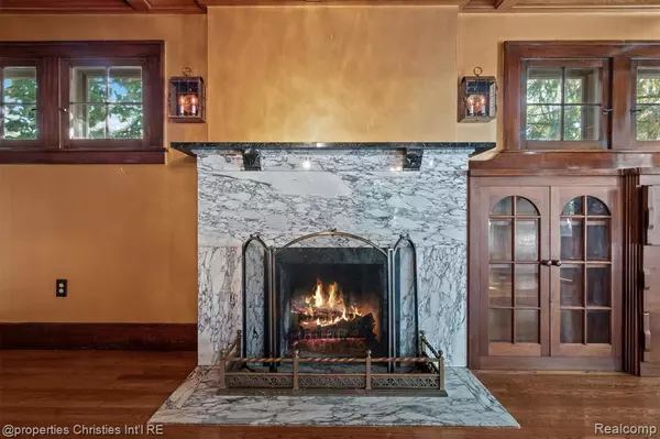 Royal Oak, MI 48067,513 E Lincoln Avenue