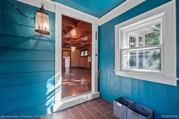 Royal Oak, MI 48067,513 E Lincoln Avenue