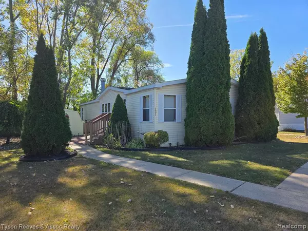 Auburn Hills, MI 48326,151 Cedar Isle Dr