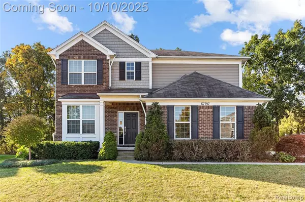 57797 Village Drive, New Hudson, MI 48165