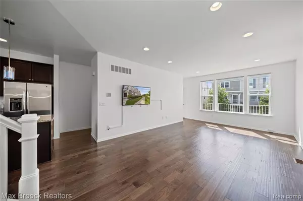 Troy, MI 48085,4636 Bradley Circle