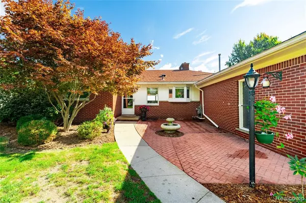 Grosse Ile, MI 48138,27627 Elba Drive