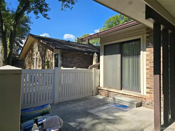 Westland, MI,37575 Barkridge Circle