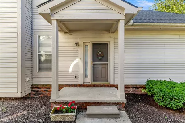 Commerce Twp, MI 48382,5296 S River S Drive