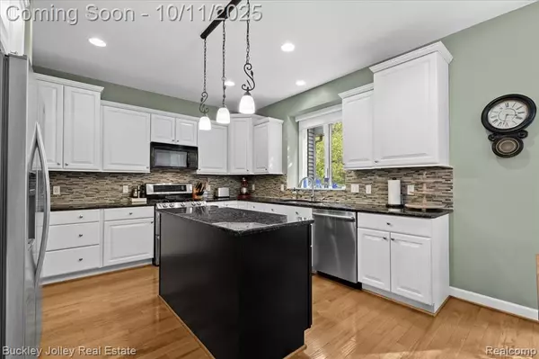 Brighton, MI 48114,9430 Sheltering Oaks Drive