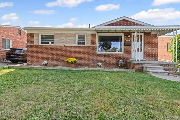 29243 Boston Street, Saint Clair Shores, MI 48081