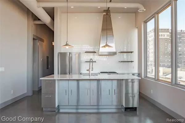 2987 Franklin St, Detroit, MI 48207