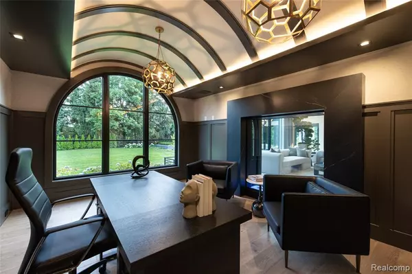 Bloomfield Hills, MI 48302,2668 Turtle Lake