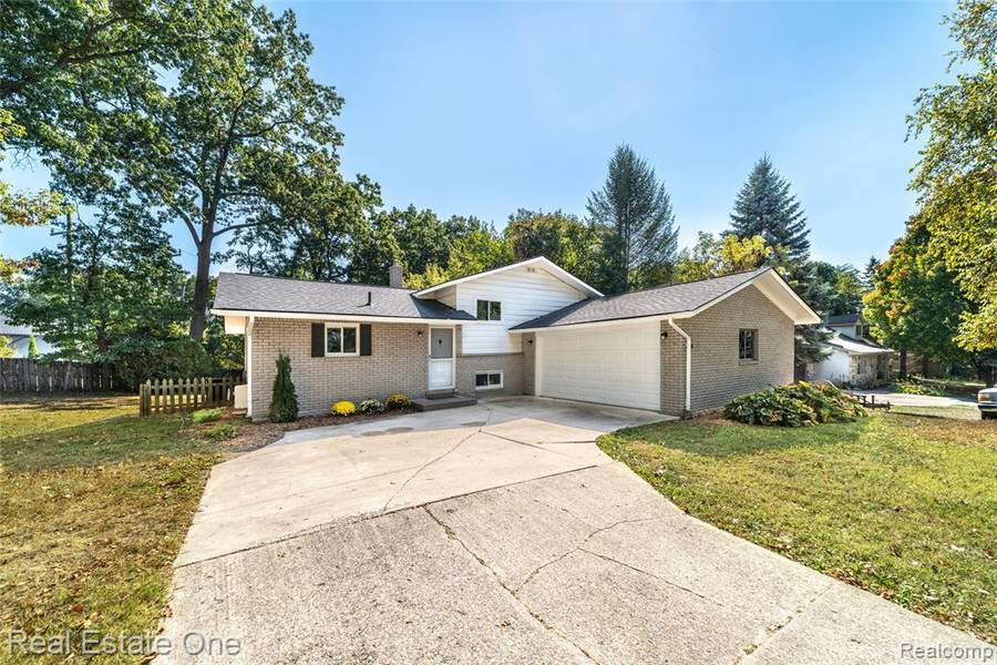8239 Atha Street, White Lake, MI