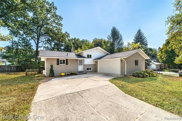 8239 Atha Street, White Lake, MI