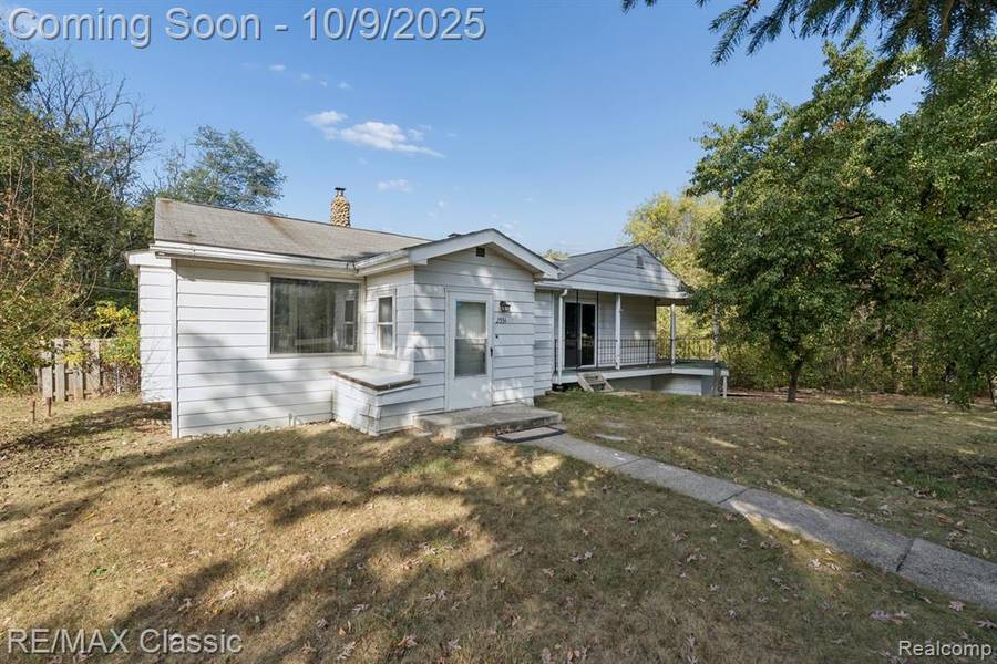 2331 Ormond Road, White Lake, MI 48383