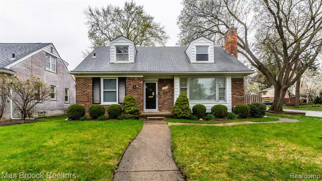 2602 TRAFFORD Road, Royal Oak, MI 48073