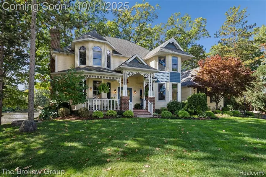10216 Mill Pointe Drive, Goodrich Vlg, MI