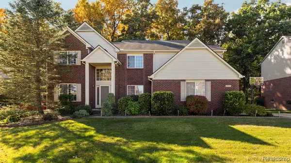 29923 Bradford Drive, New Hudson, MI 48165