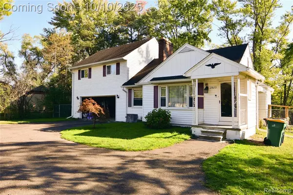 Farmington Hills, MI 48336,29693 Medbury Street