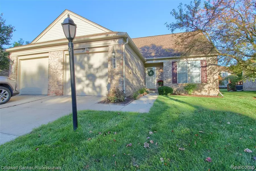 4281 Hunters W Circle, Canton, MI 48188