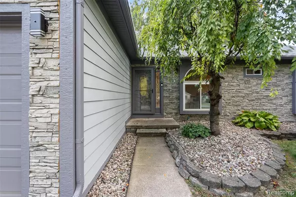 Farmington Hills, MI 48336,21221 Hamilton Avenue