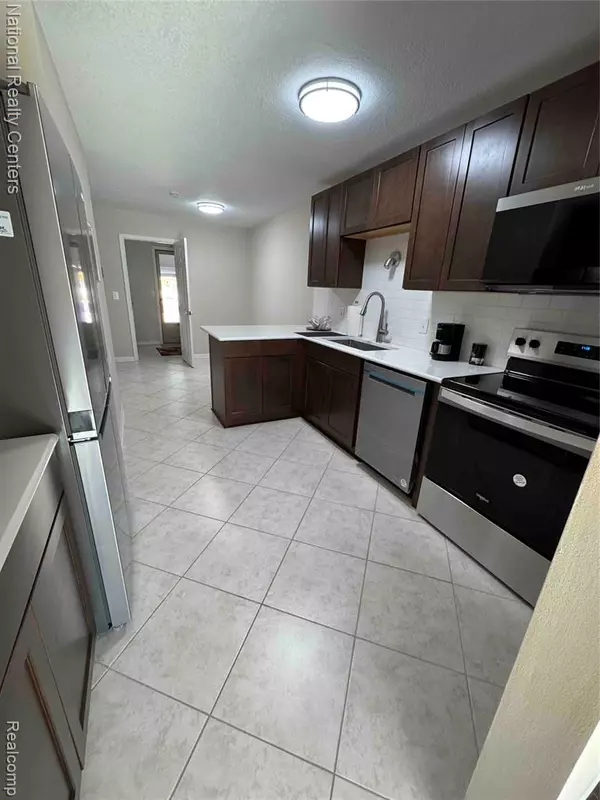 Canton, MI 48187,42285 Saratoga Circle