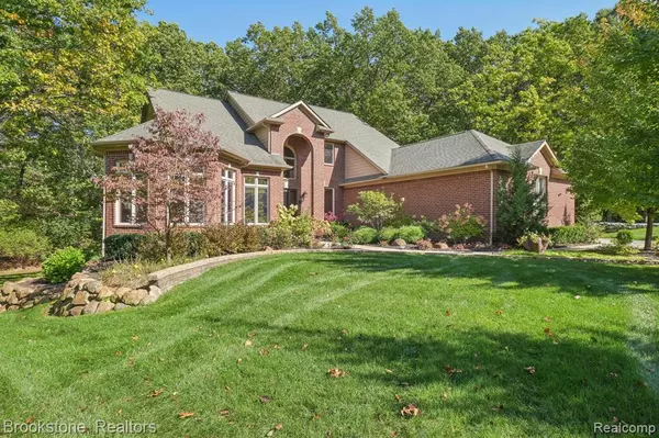 5947 Blackberry Lane, Clarkston, MI 48348