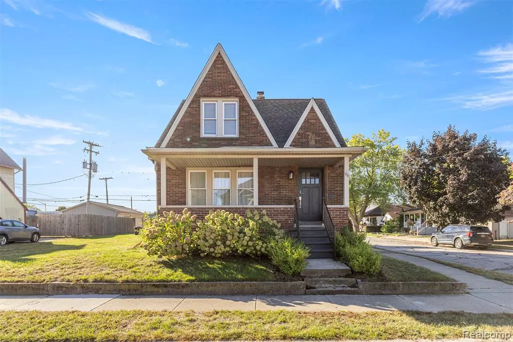 Wyandotte, MI 48125,93 Perry Place