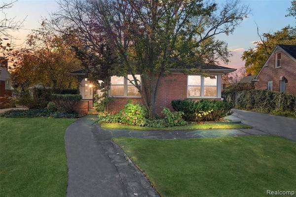 1653 Taunton Road, Birmingham, MI 48009